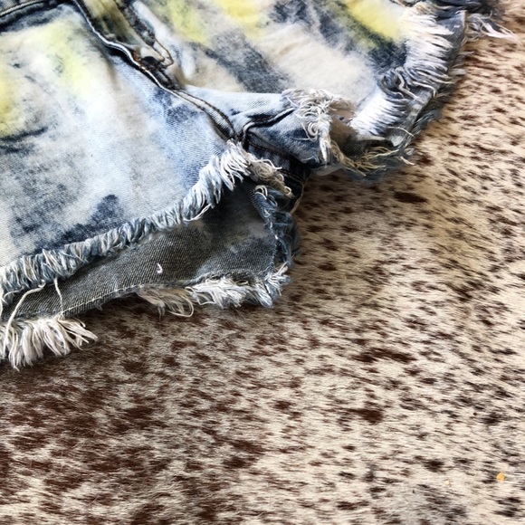 Free People Tie Dye Raw Hem Shorts - Picture 2 of 11